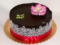 /album/cokoladove-torty/dsc08597pic-cokoladova-s-krajkou-a-kvetom-sept-2014-800-jpg1/